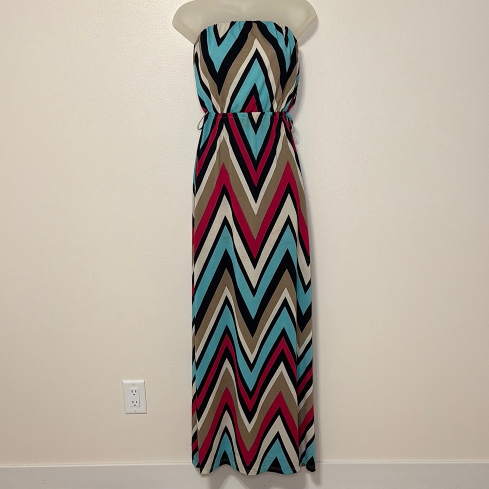 Chevron Pattern Strapless Maxi Dress Medium